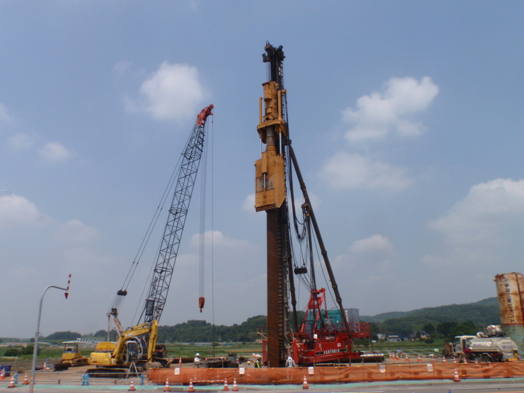 道央圏連絡道路　千歳市　舞鶴追分線高架橋設置工事