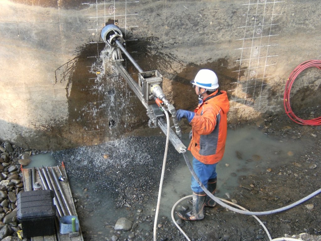 一般国道12号　砂川市　新空知大橋補修外一連工事