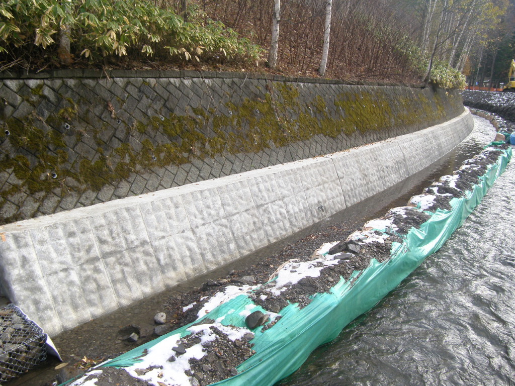 1級河川厚別川護岸補修工事
