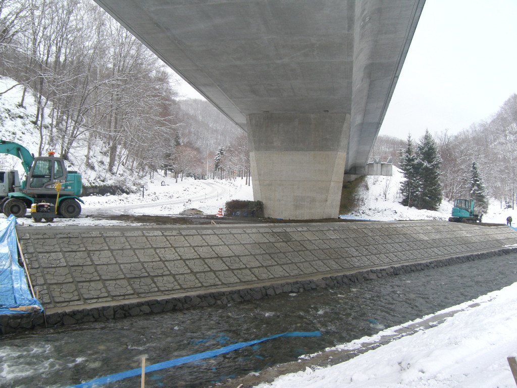 滝野公園　鱒見災害復旧工事