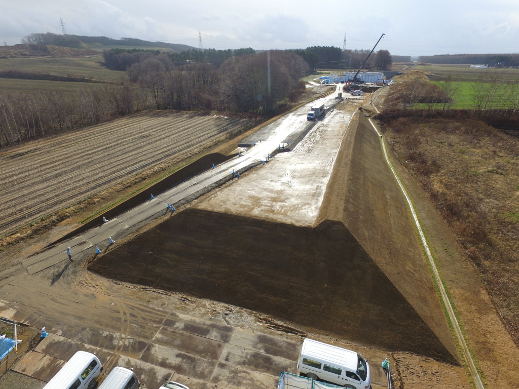 道央圏連絡道路　千歳市　トプシナイ改良工事