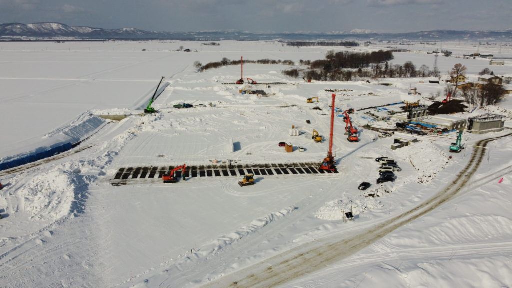 石狩川改修工事の内　北村遊水地豊里西工区周囲堤工事
